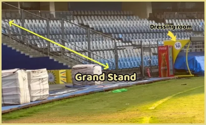 Grand Stand - Dressing room